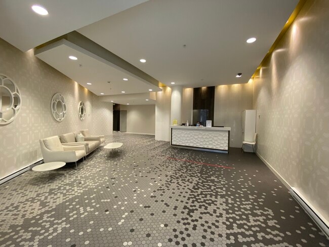 Photo - 445 2nd Av W