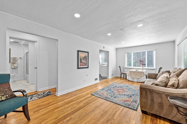 Photo - 44 Monroe St