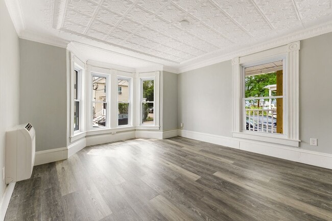 Building Photo - 38 New York St Unit D