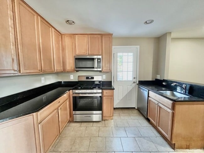 Photo - Great home, lots of room and fully finished basement with own entrance