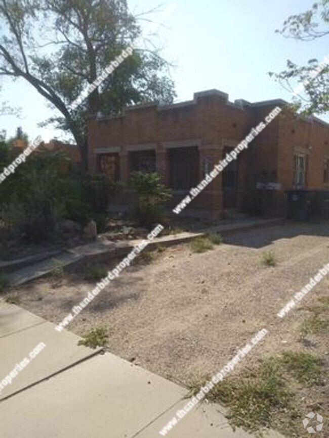 Building Photo - 2 bedroom, 1 bath near CNM and UNM Rental