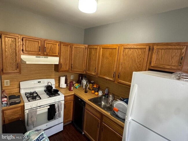 Photo - 422 W Huntingdon St Unit 1