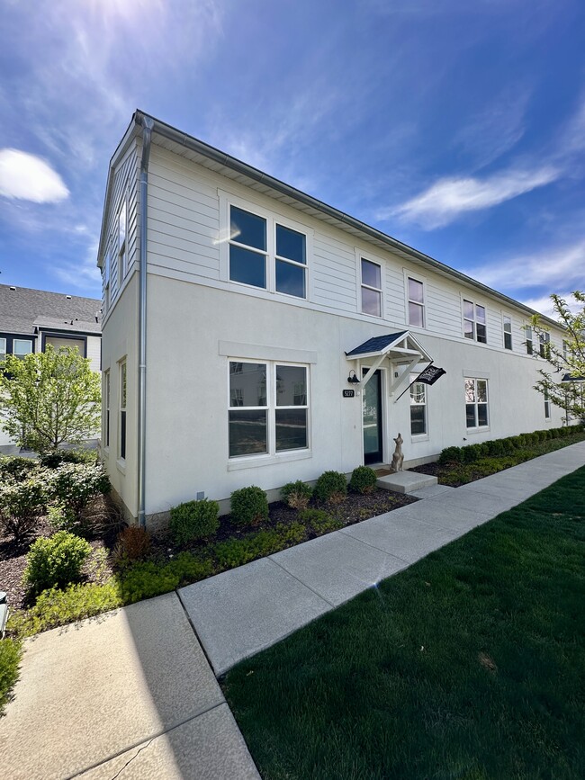 Building Photo - 5277 Big Sur Dr