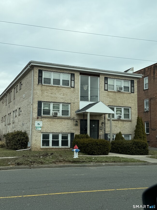 Building Photo - 179 Elm St Unit 6