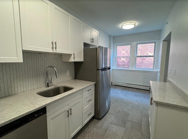 Photo - 233 Lafayette St Unidad 1