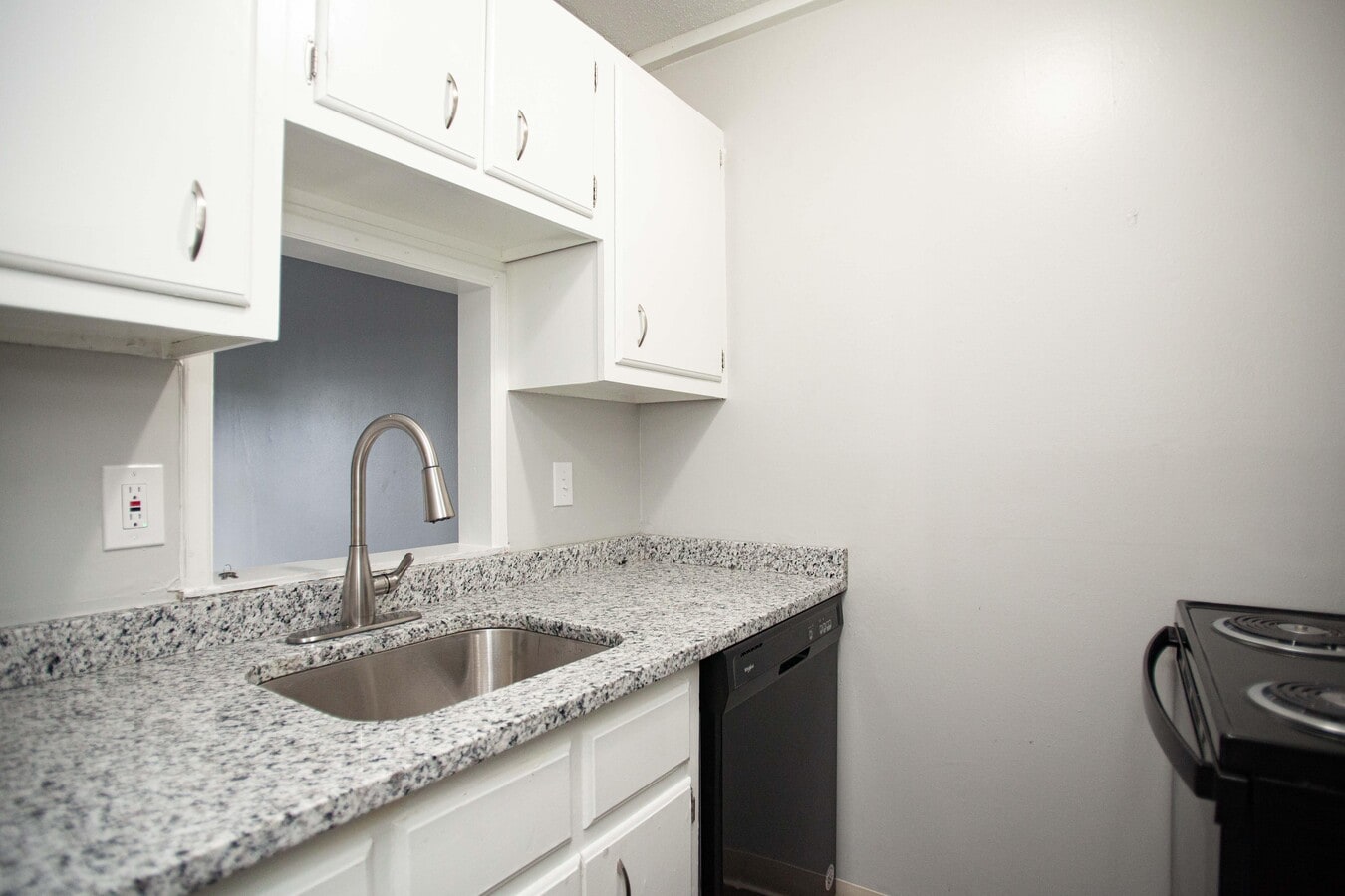 Orleans Square - Orleans Square Apartments