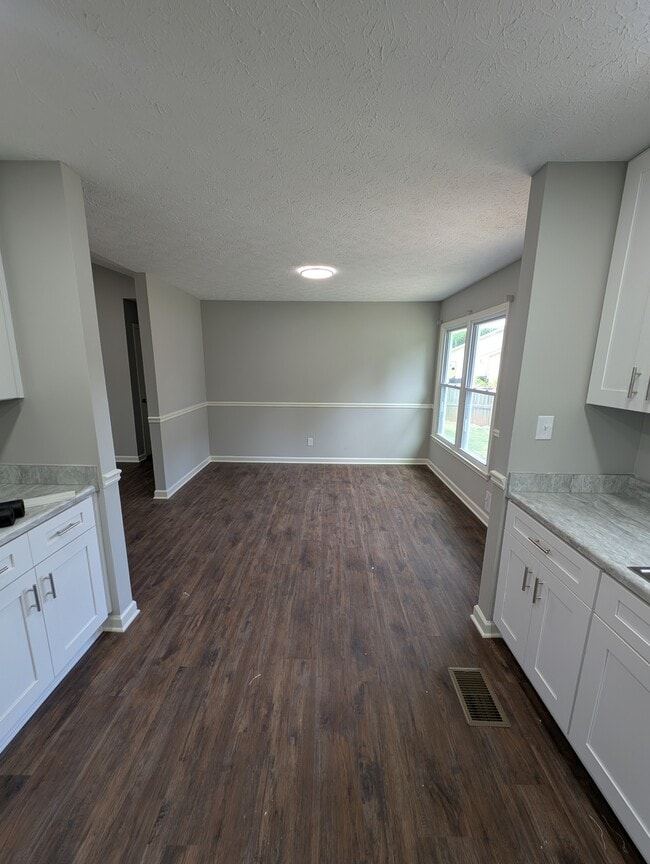 Photo - 124 Davidson Dr