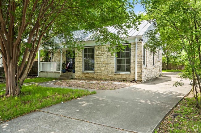 Building Photo - 407 Zennia St Rental