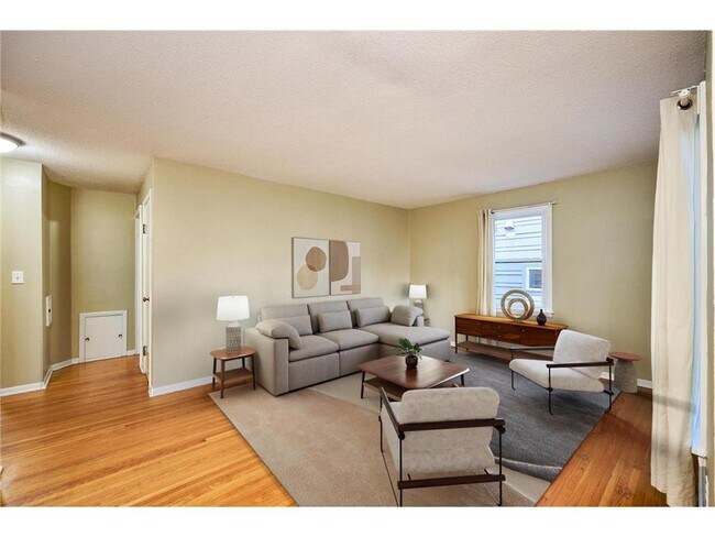 Photo - 1090 11th Ave SE