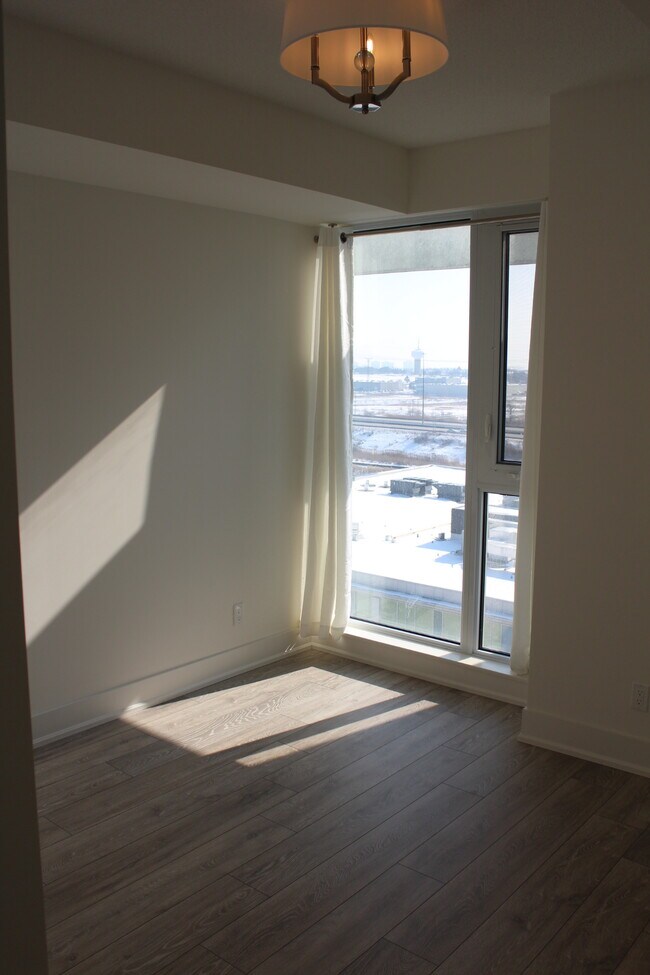 Photo - 180 Enterprise Blvd Unité 10