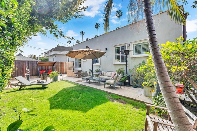 326 N Doheny Dr