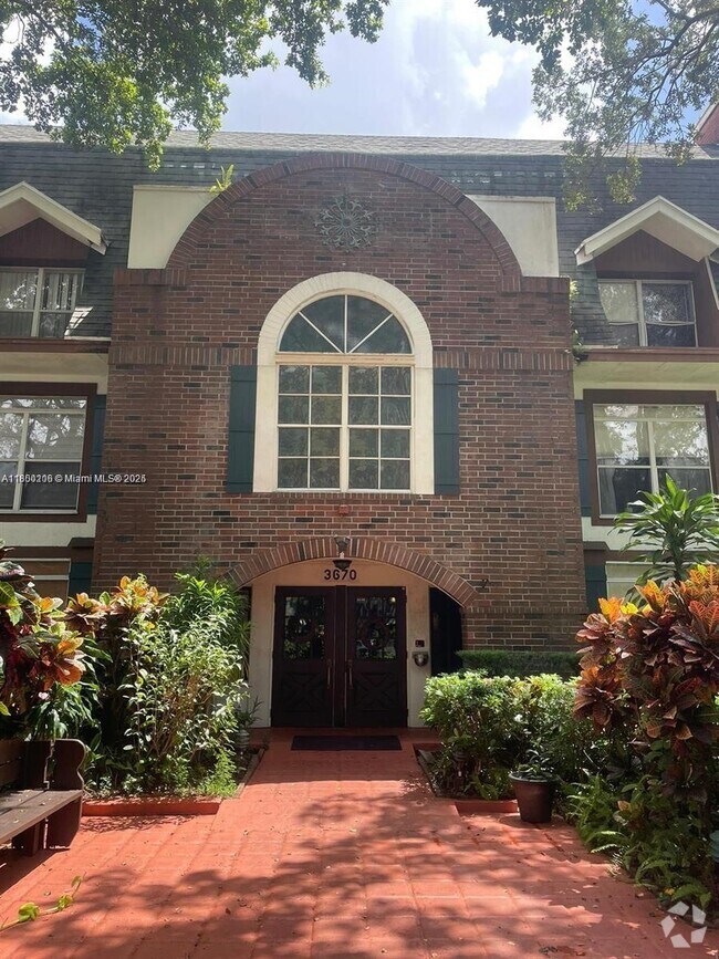 Building Photo - 3670 Inverrary Dr Unit 2M Rental