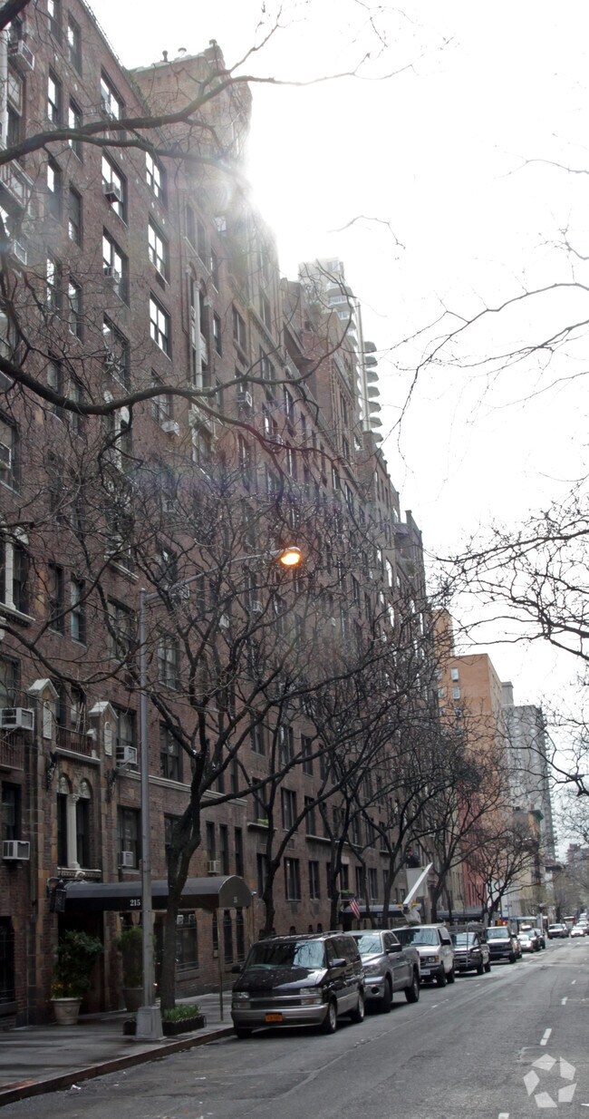 225 24TH Street - 225 24TH Street