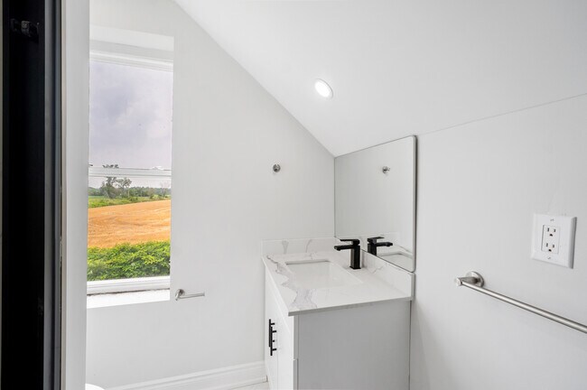 Photo - 1669 Concession Rd 10