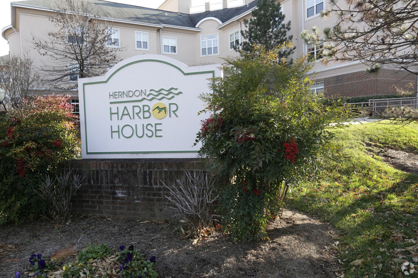 Photo - Herndon Harbor House
