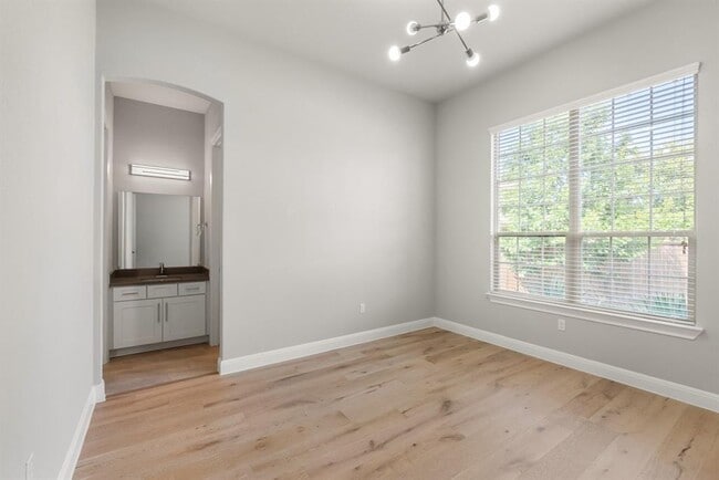 Photo - 10709 Lavon Bend