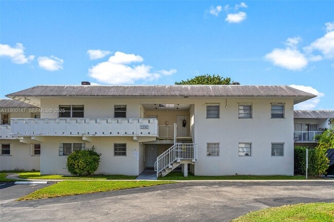 Building Photo - 7330 SW 82nd St Unit B217