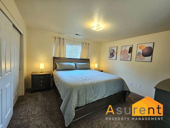 Photo - 2030 Brookhurst St