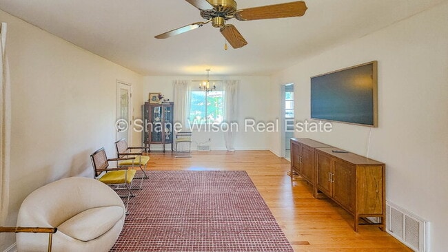 Photo - 916 Hardwick Cir