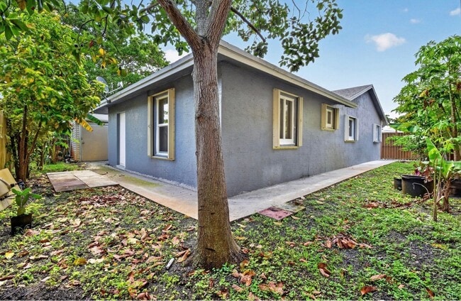 Photo - 1615 Shirley Ct