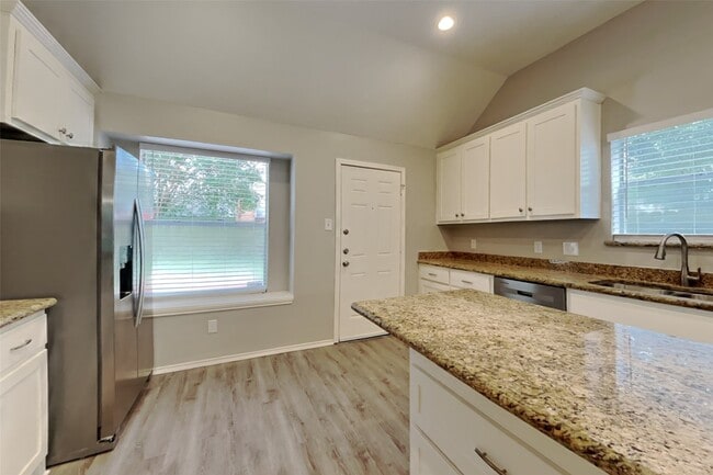 Photo - 16819 Kettle Creek Dr