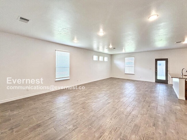 Photo - 718 Freedom Cir