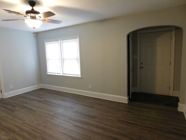 Photo - 418 Church Rd