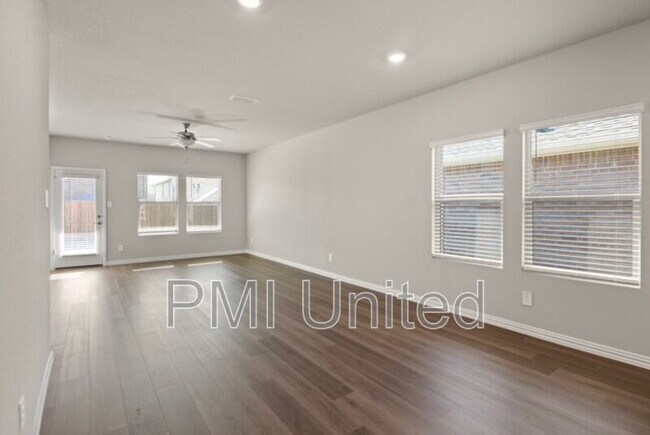 Photo - 203 Travine Dr