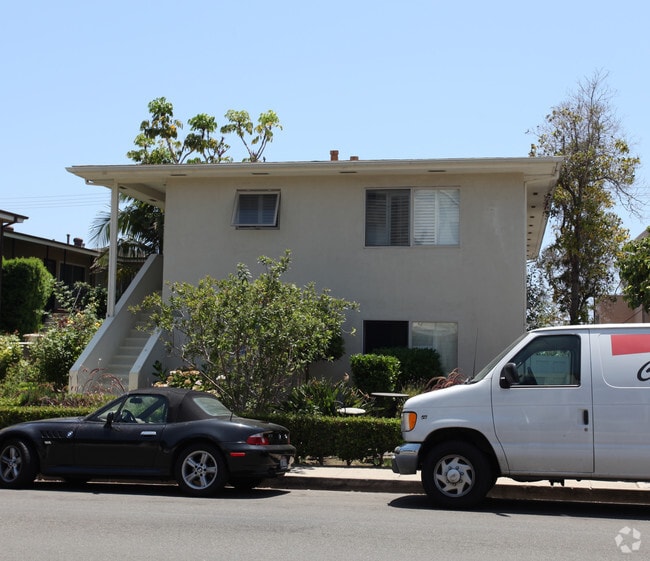 Photo - 425 Cypress Dr
