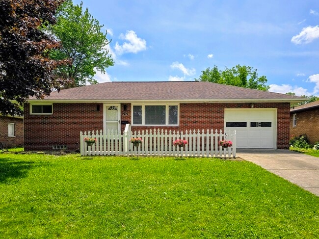 Photo - 212 Roanoke Ave House