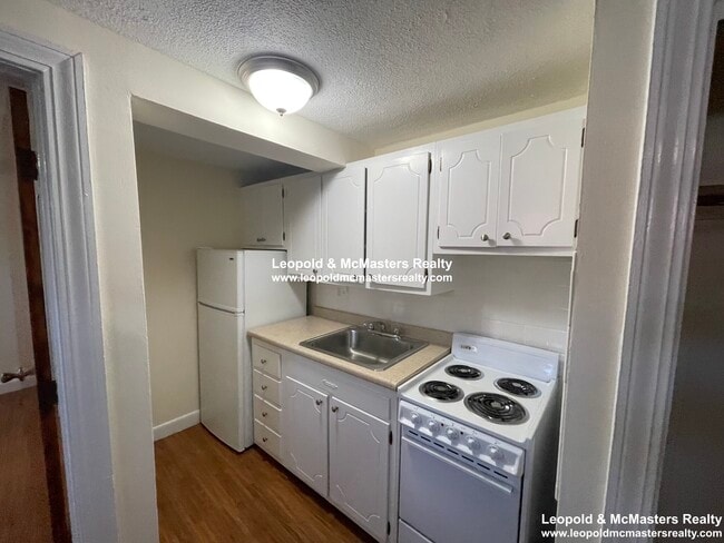 Photo - 177 Beacon St Apartments