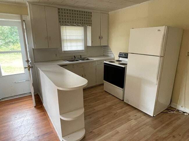 Photo - 1917 Unit 525-A WEAVER AVE