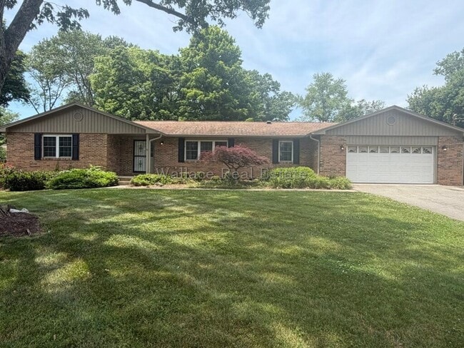 Building Photo - ALL ONE LEVEL IN WEST KNOXVILLE! OVER 2,400 SQUARE FEET!!!
