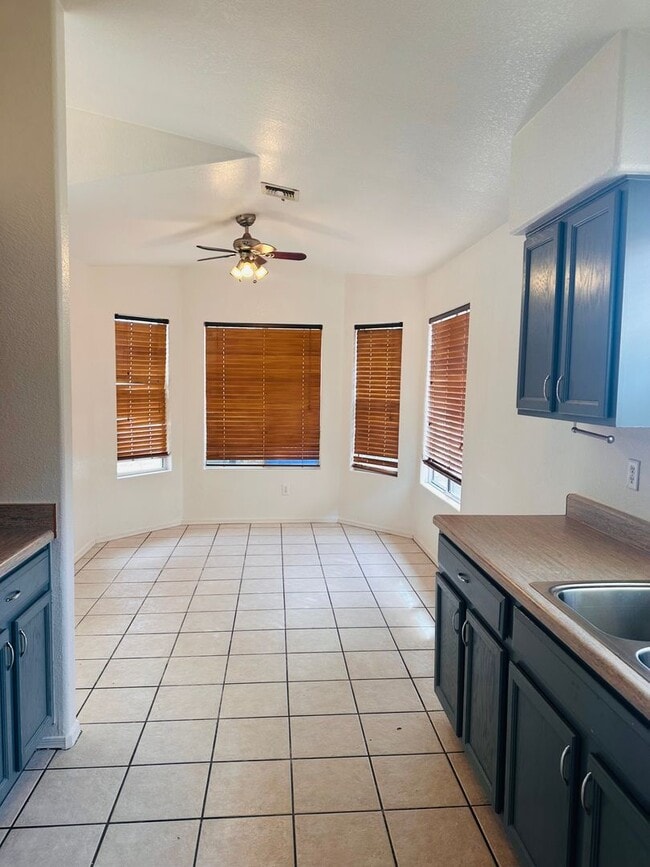 Photo - LOVELY HOME - 2 BEDROOM PLUS DEN - LARGE YARD