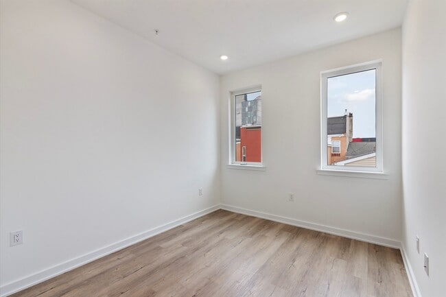 Photo - 1535 N Sydenham St Unit B