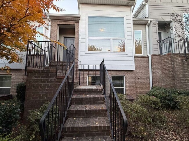 Building Photo - 2029 Statesville Ave