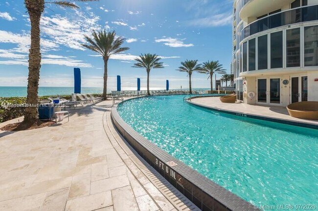 Photo - 17201 Collins Ave Unidad 1603