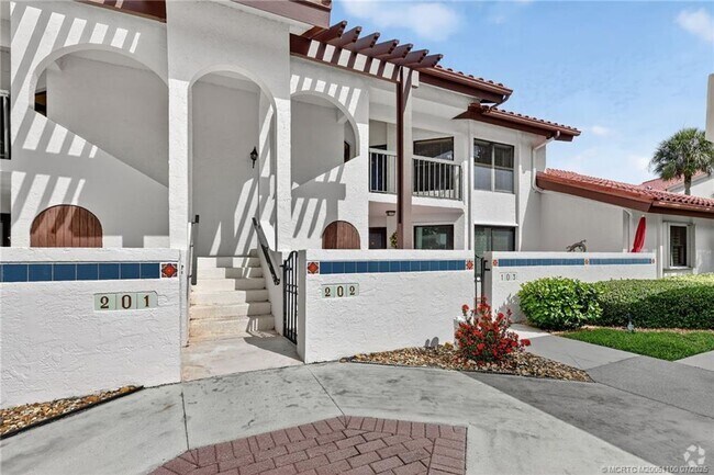 Building Photo - 6060 SE Martinique Dr Unit 202 Rental
