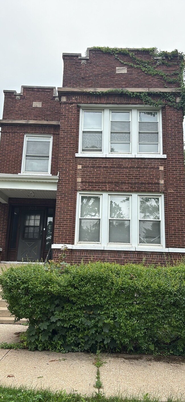 Photo - 708 W 61st Pl Unit 1