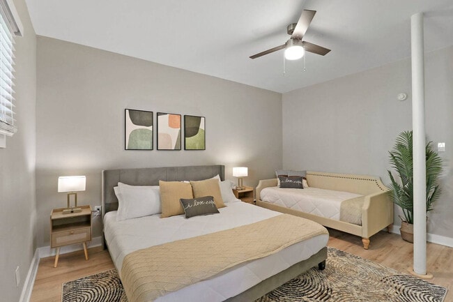 Photo - 5015 Main St Unidad ID1366954P