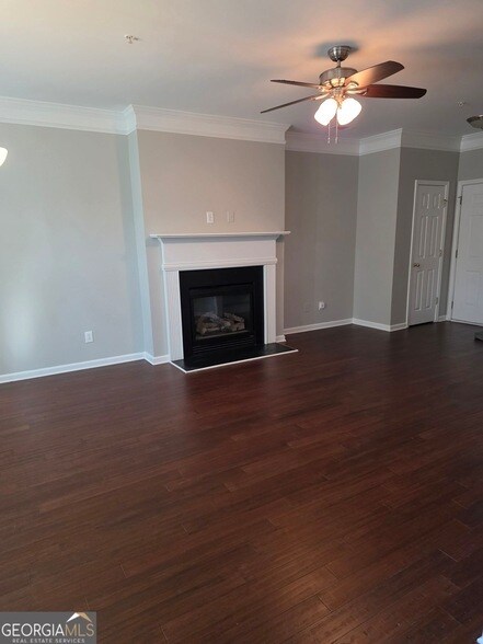 2432 Black Forest Dr