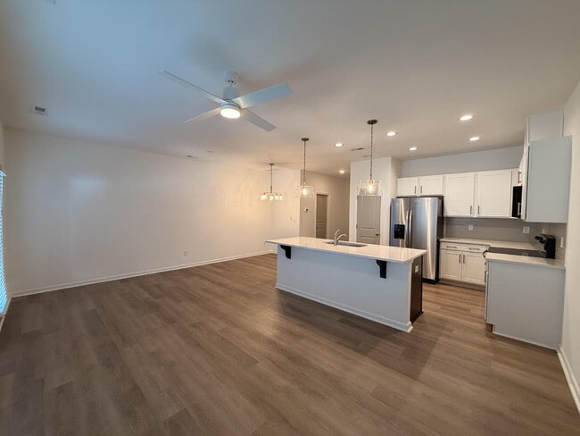 1 N Lenny Dr