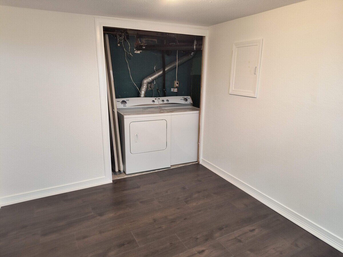 W/D Hook ups in basement - 151 Newington Ave