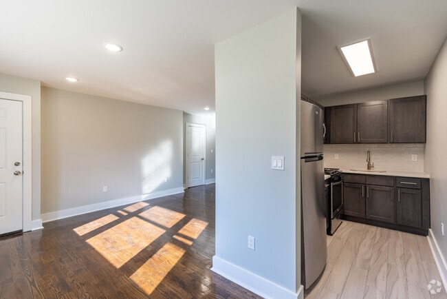 1BR, 1BA - 550SF