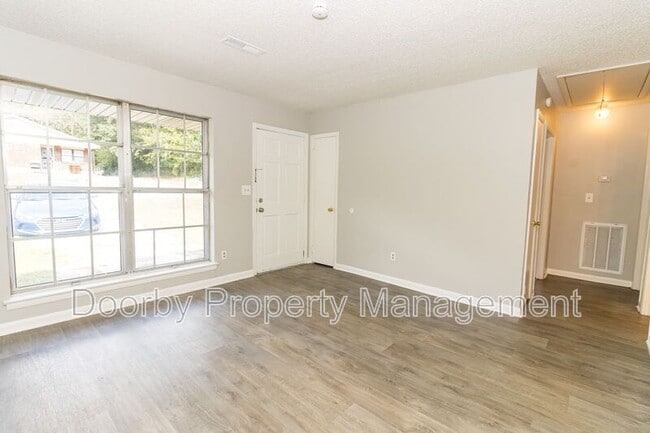 Photo - 7823 Basswood Ln