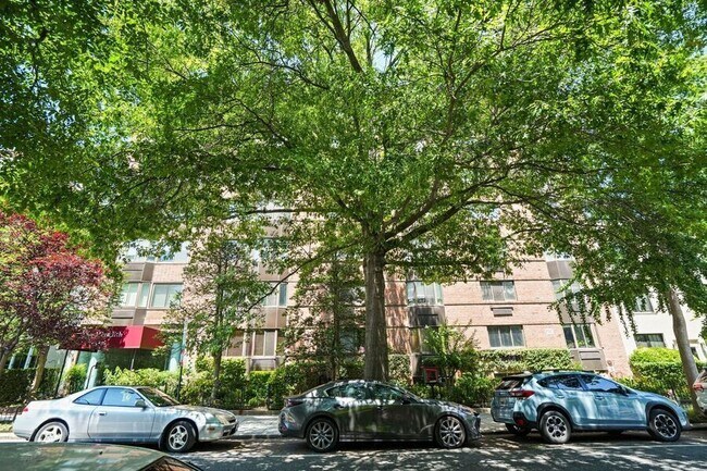 Photo - 1825 T St NW