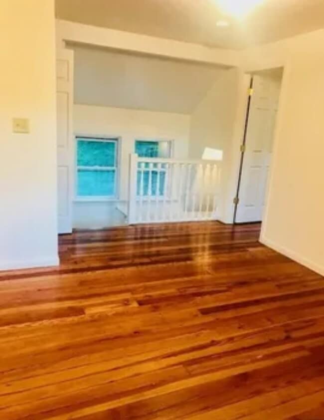 Photo - 68 Llewellyn Ave