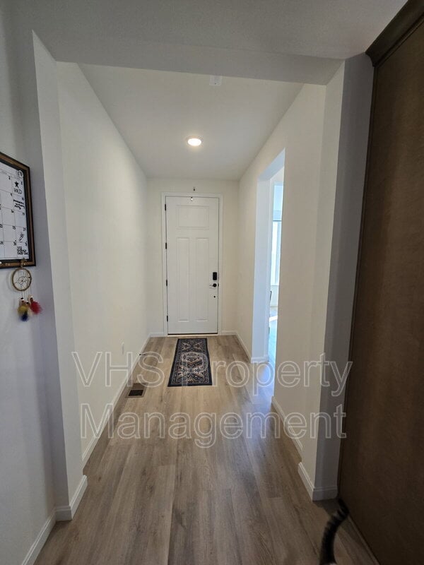 Photo - 609 Clover Ln