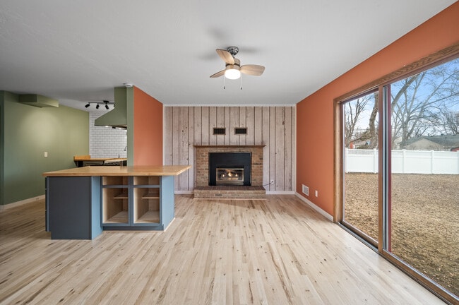 Photo - 5616 Nevada Ave N