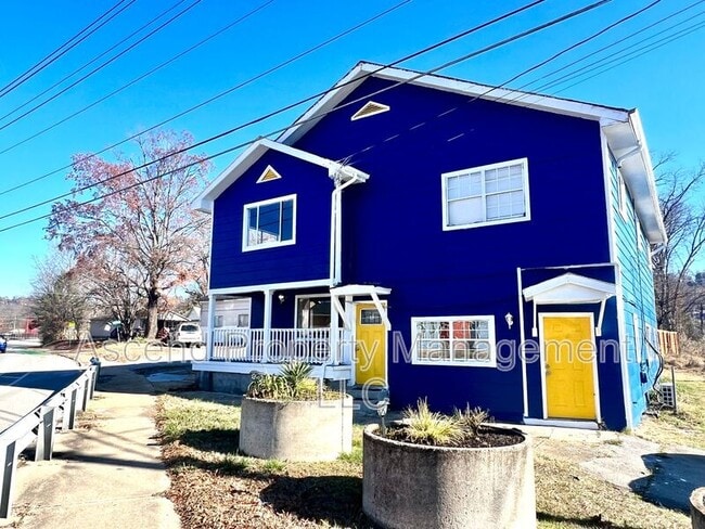 Building Photo - 508 Buckley St